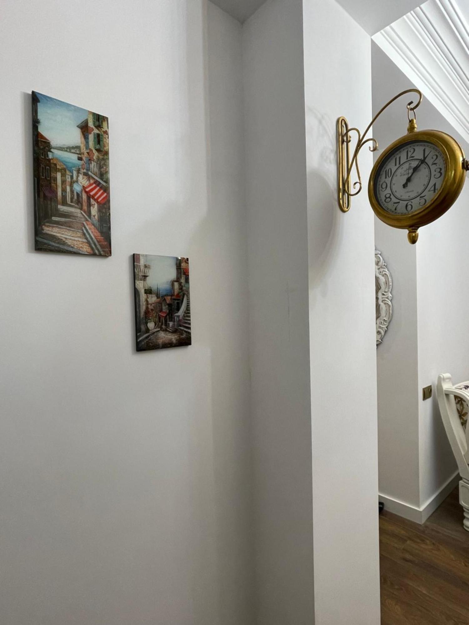 Picasso Apartment Koetaisi Buitenkant foto