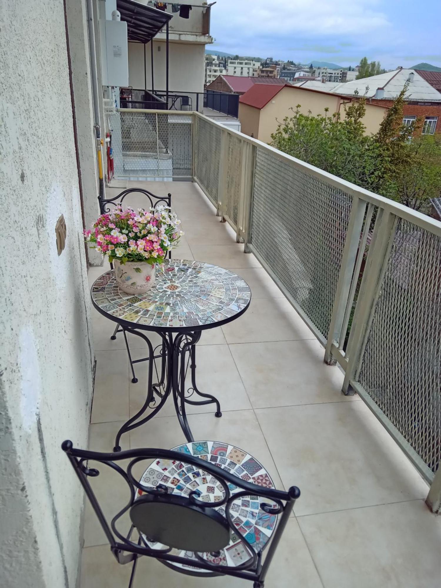 Picasso Apartment Koetaisi Buitenkant foto